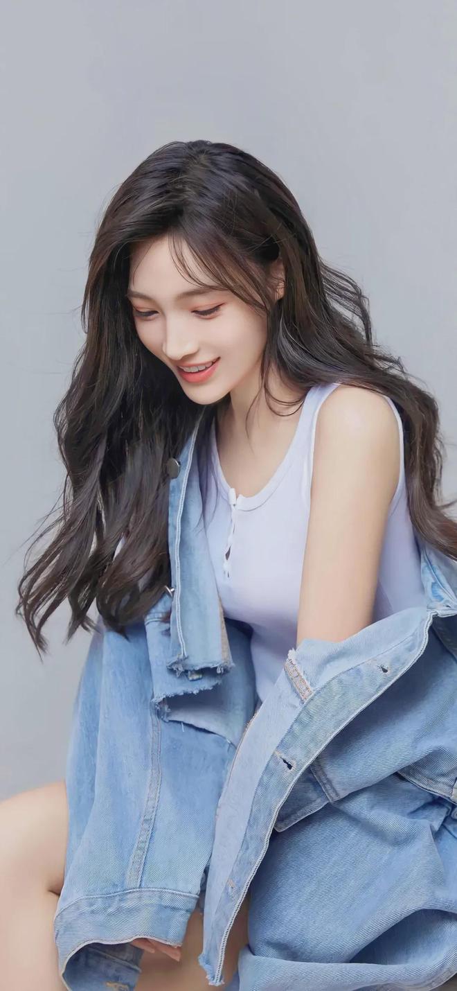 韩国电影《卑微》V冰球突破正规网站