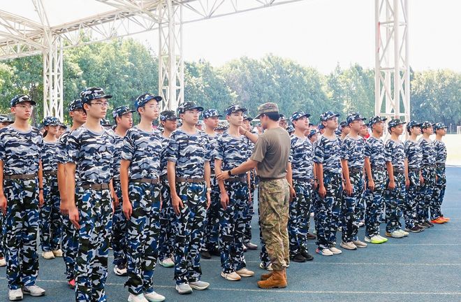 动！杭州有家长“捏了把汗”冰球突破游戏网站本周密集启(图3)